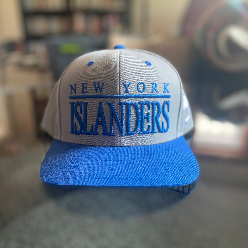 Mitchell and Ness New York Islanders Snapback